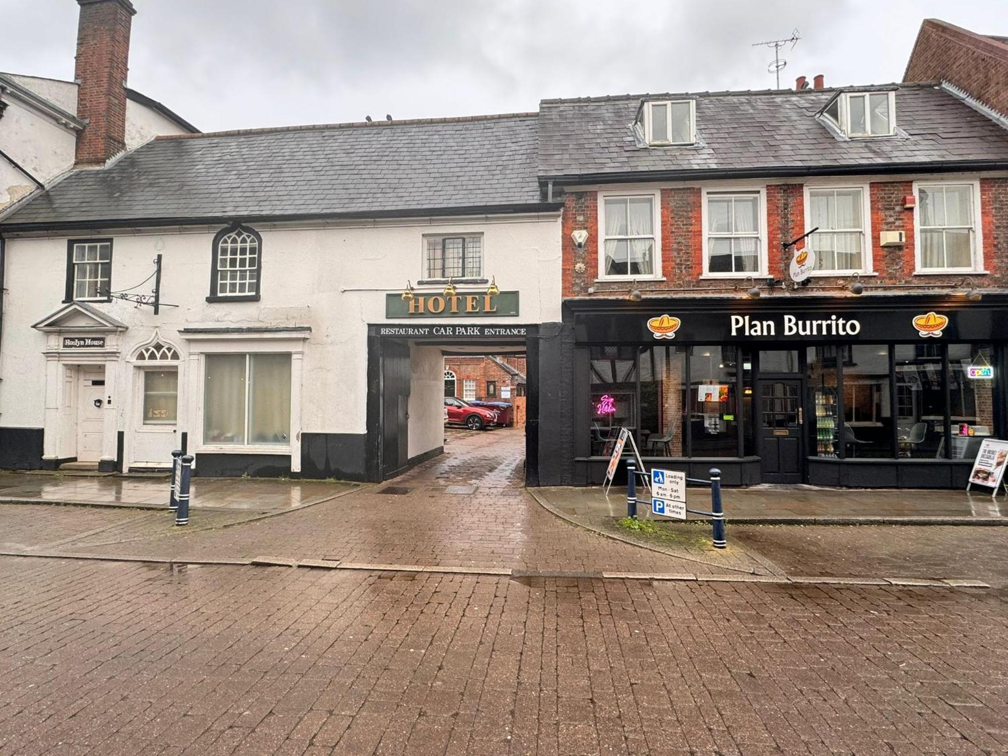 Villare Hitchin Town Centre Exterior photo