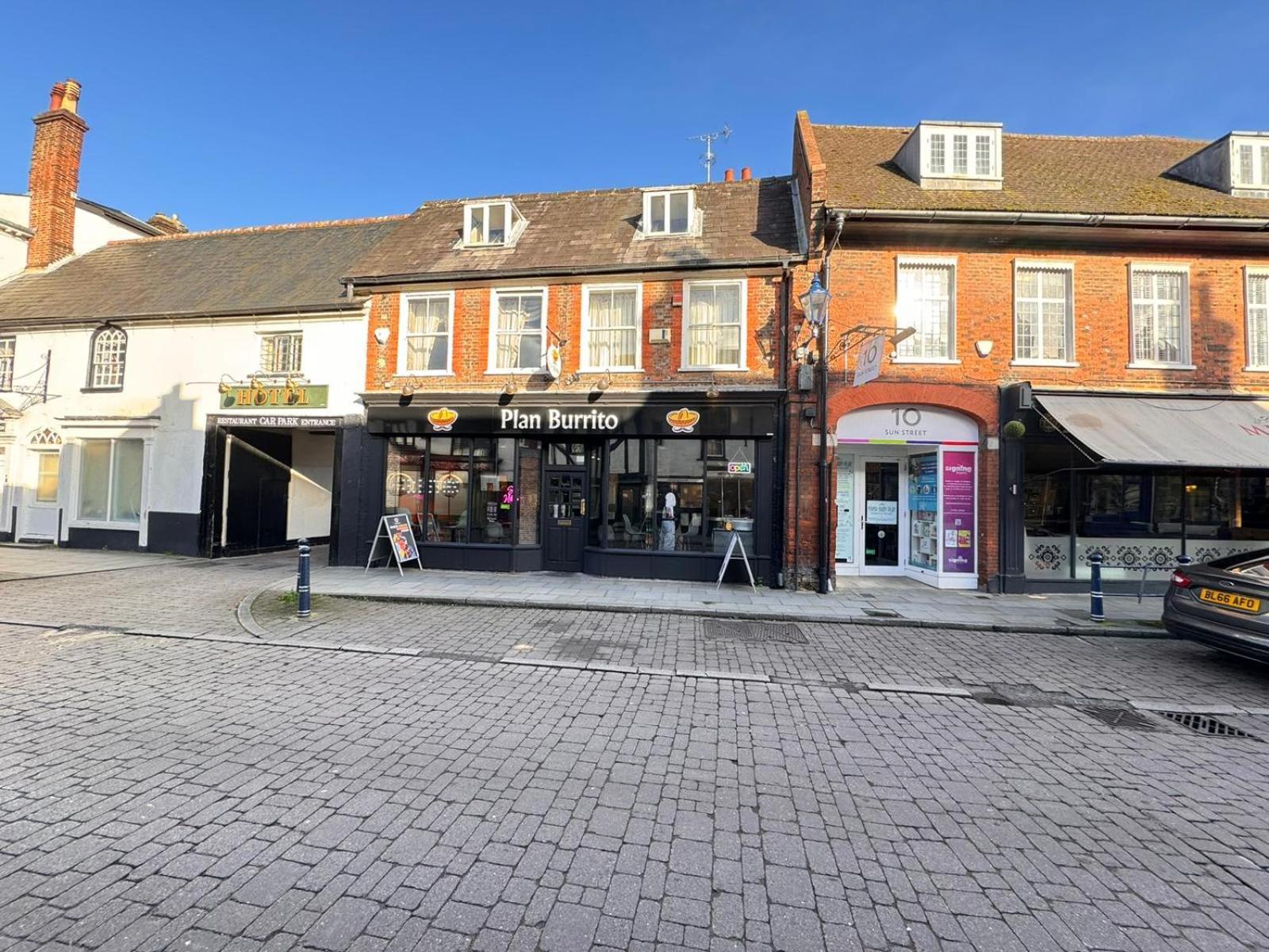 Villare Hitchin Town Centre Exterior photo