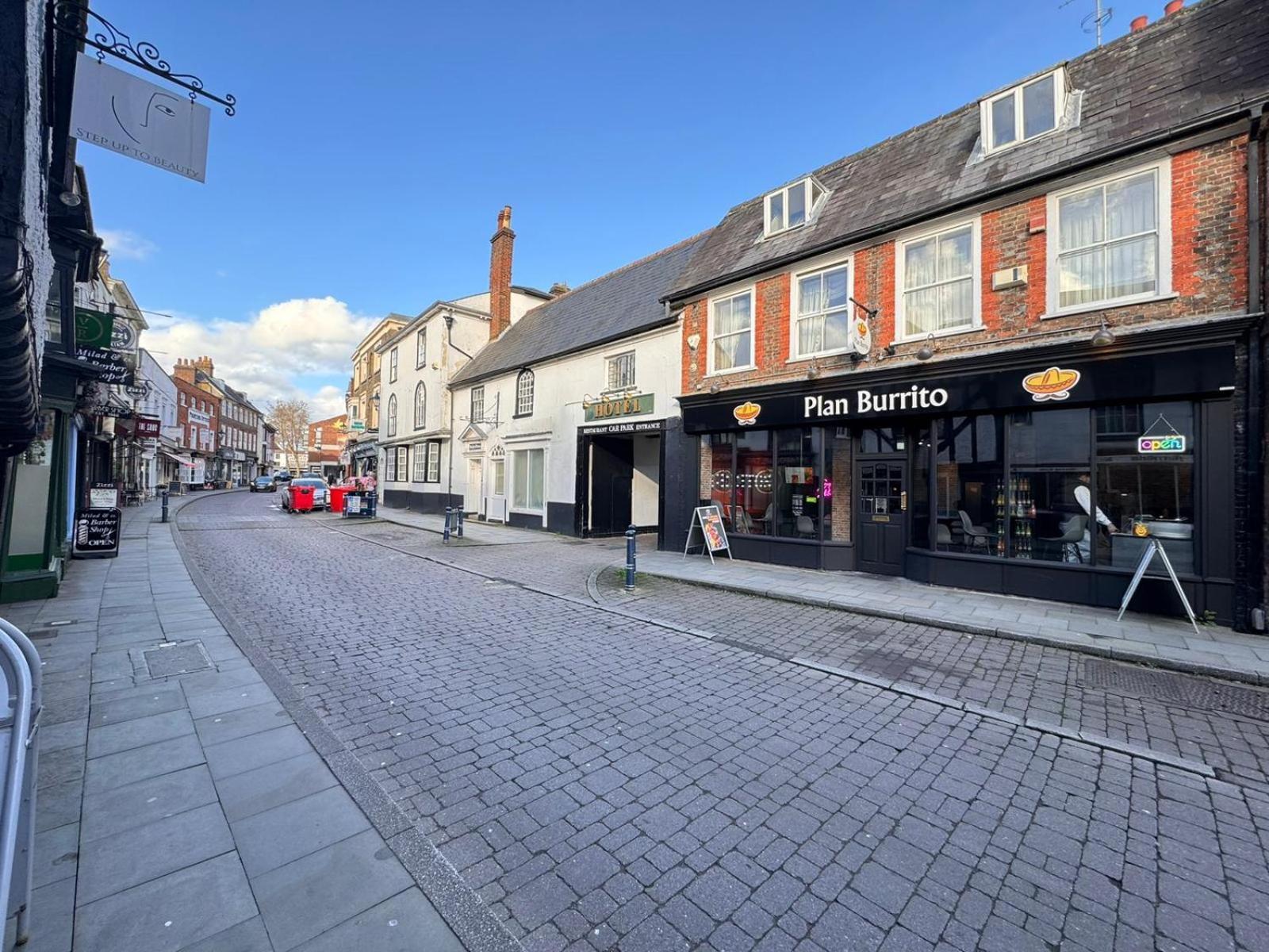 Villare Hitchin Town Centre Exterior photo