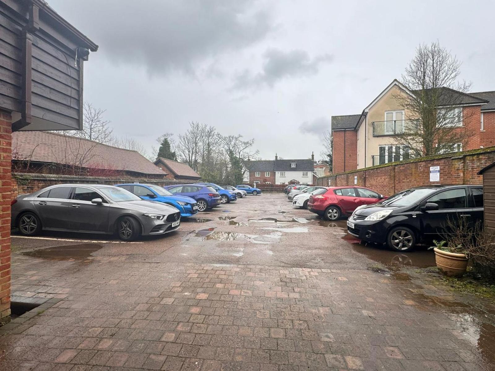 Villare Hitchin Town Centre Exterior photo