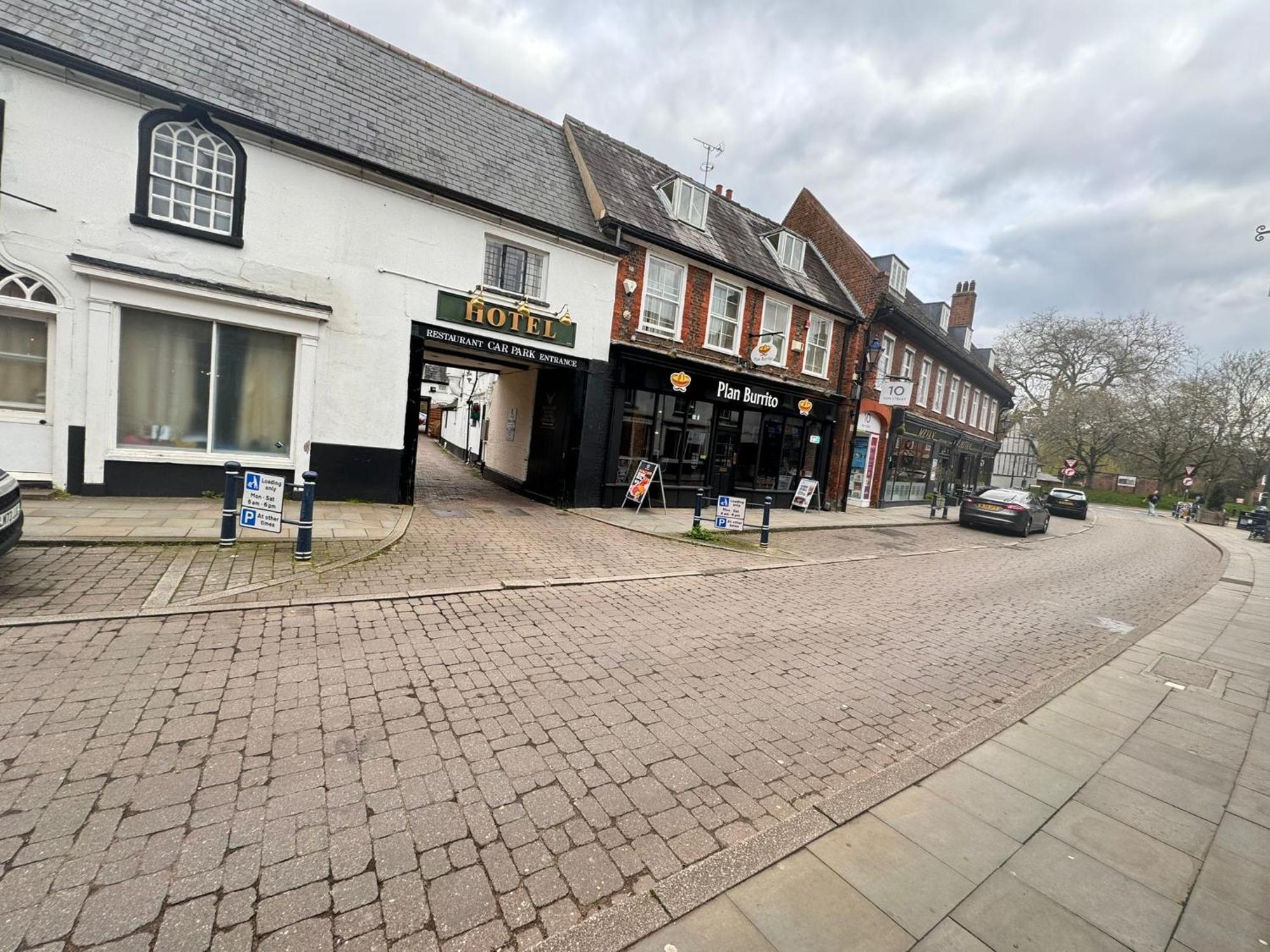 Villare Hitchin Town Centre Exterior photo